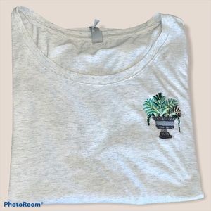 Embroidered plant t-shirt